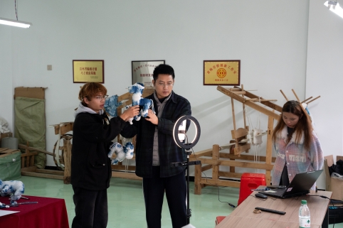 082149a61f28a74b6ea635920757dea8.jpg 082149a61f28a74b6ea635920757dea8.jpg