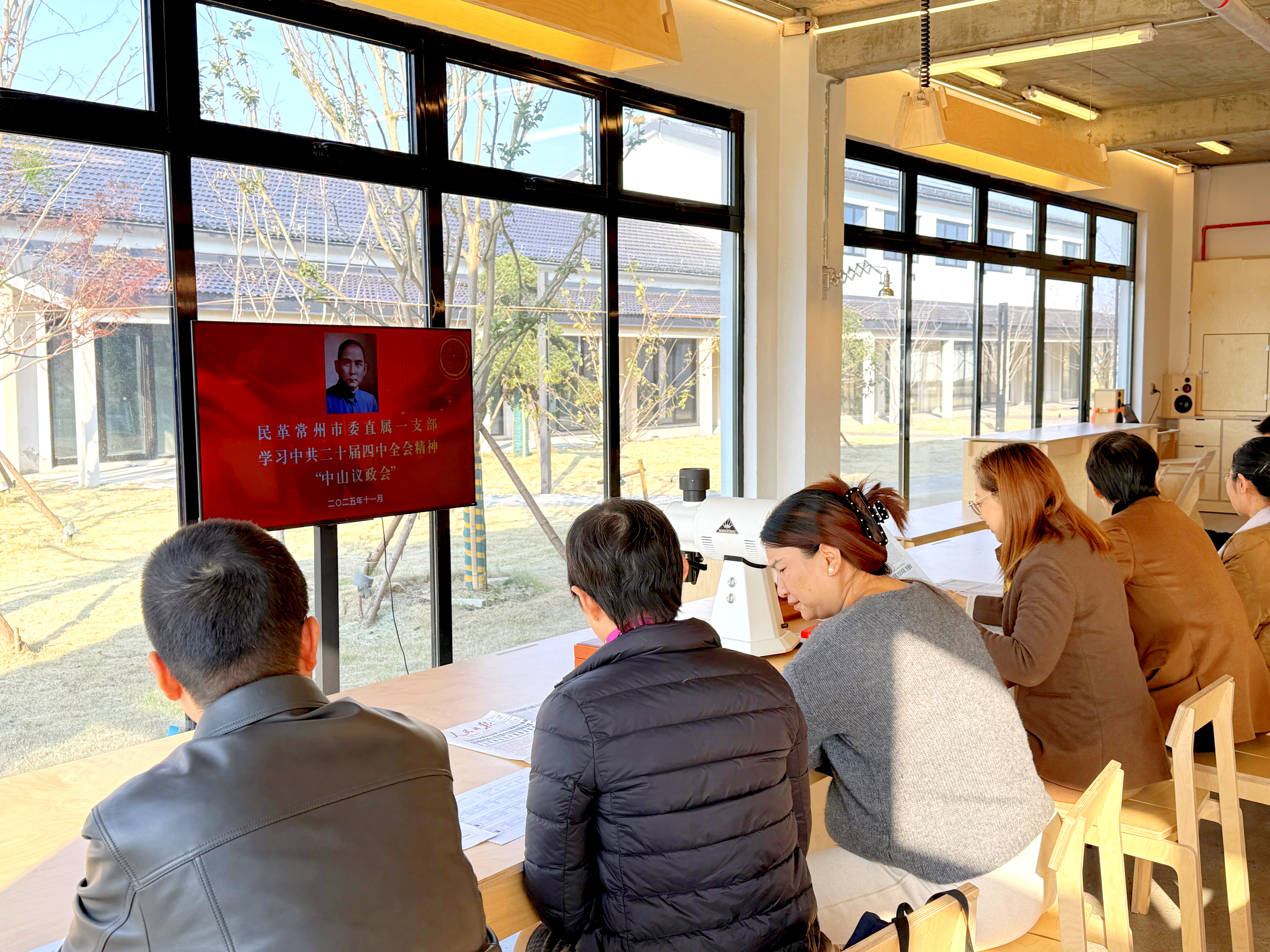 8266b35673f101edf0ec3020eb18147c.jpg 8266b35673f101edf0ec3020eb18147c.jpg